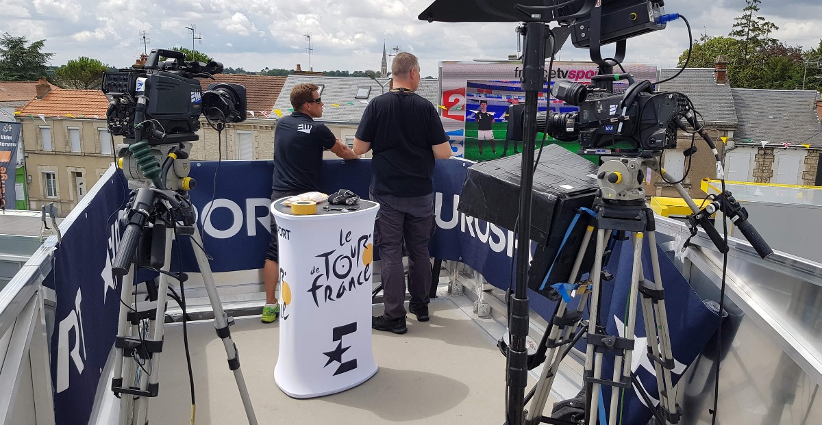 Exhibition trailer Mobile Studio on-site live broadcasting sporting event with Eurosport 